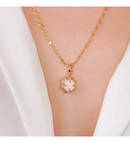 Pendentif trèfle blanc Other Level — photo produit
