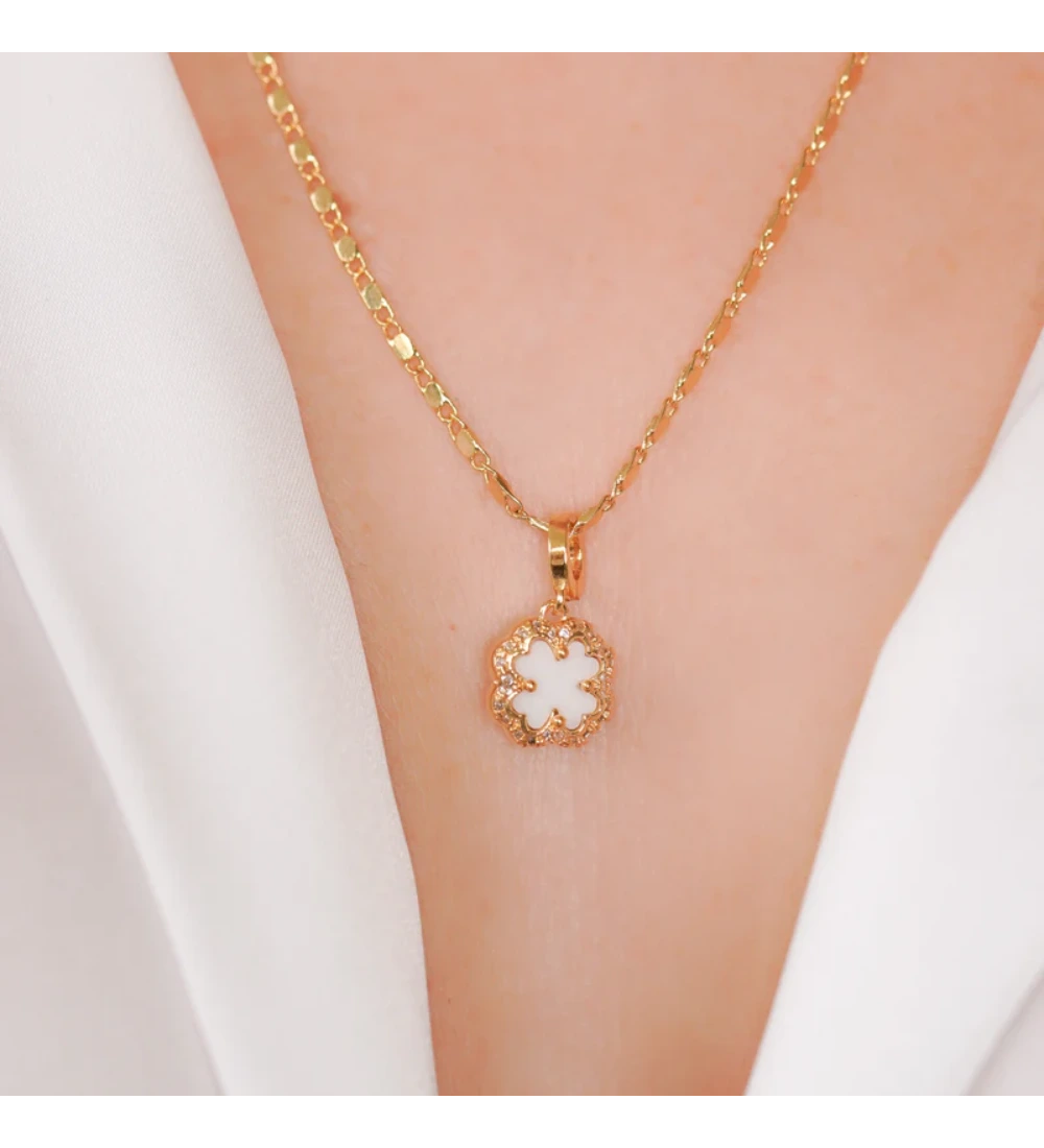 Pendentif trèfle blanc Other Level — photo produit