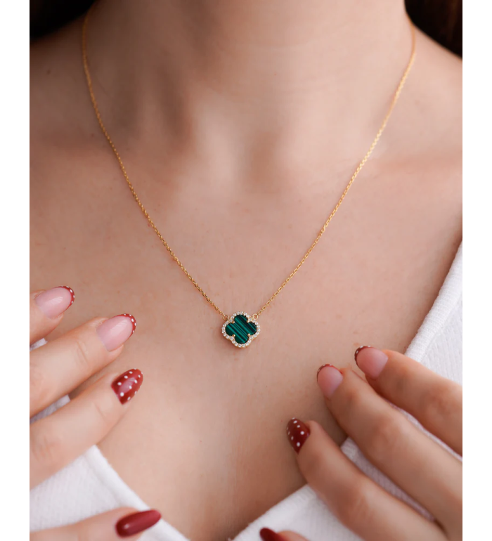 Collier trèfle vert au format small et finition premium